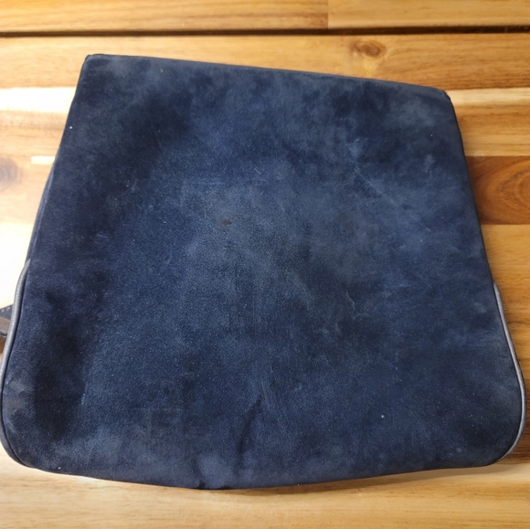 Vintage Rare Suede Gucci bag!! FIRM PRICE ‼️ - Picture 7 of 9